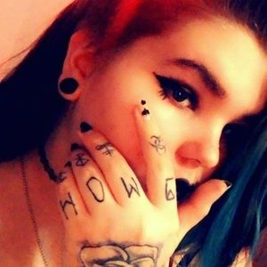 Meet your Posher, Dakota